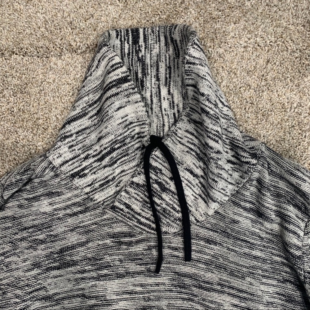 Express Sweater - Picture 3 of 3